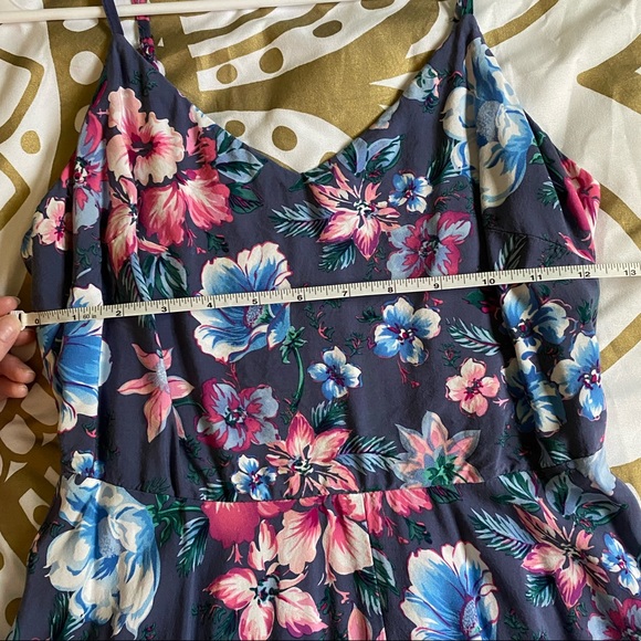 Floral V-Neck Sundress - Picture 3 of 11
